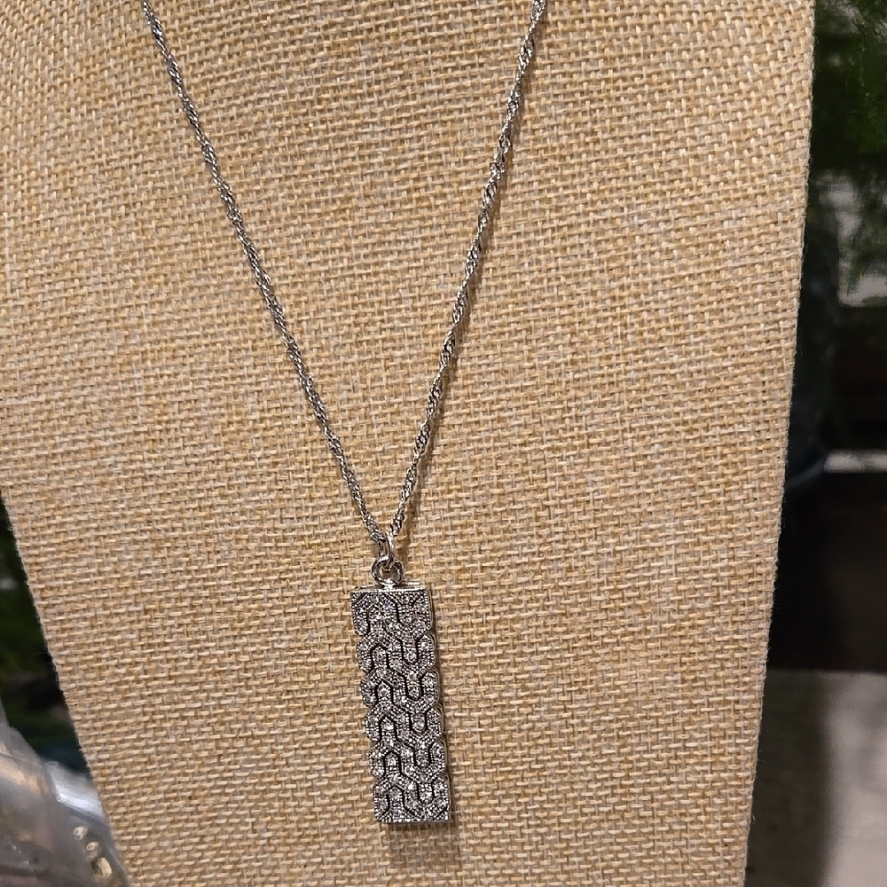 Silver Textured Pendant Necklace